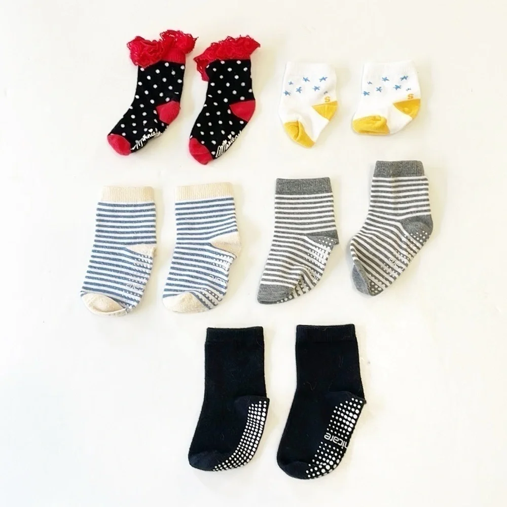 5 pairs of baby/toddler socks